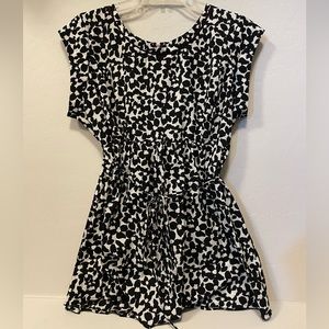 Motherhood Maternity Black and White Top - L